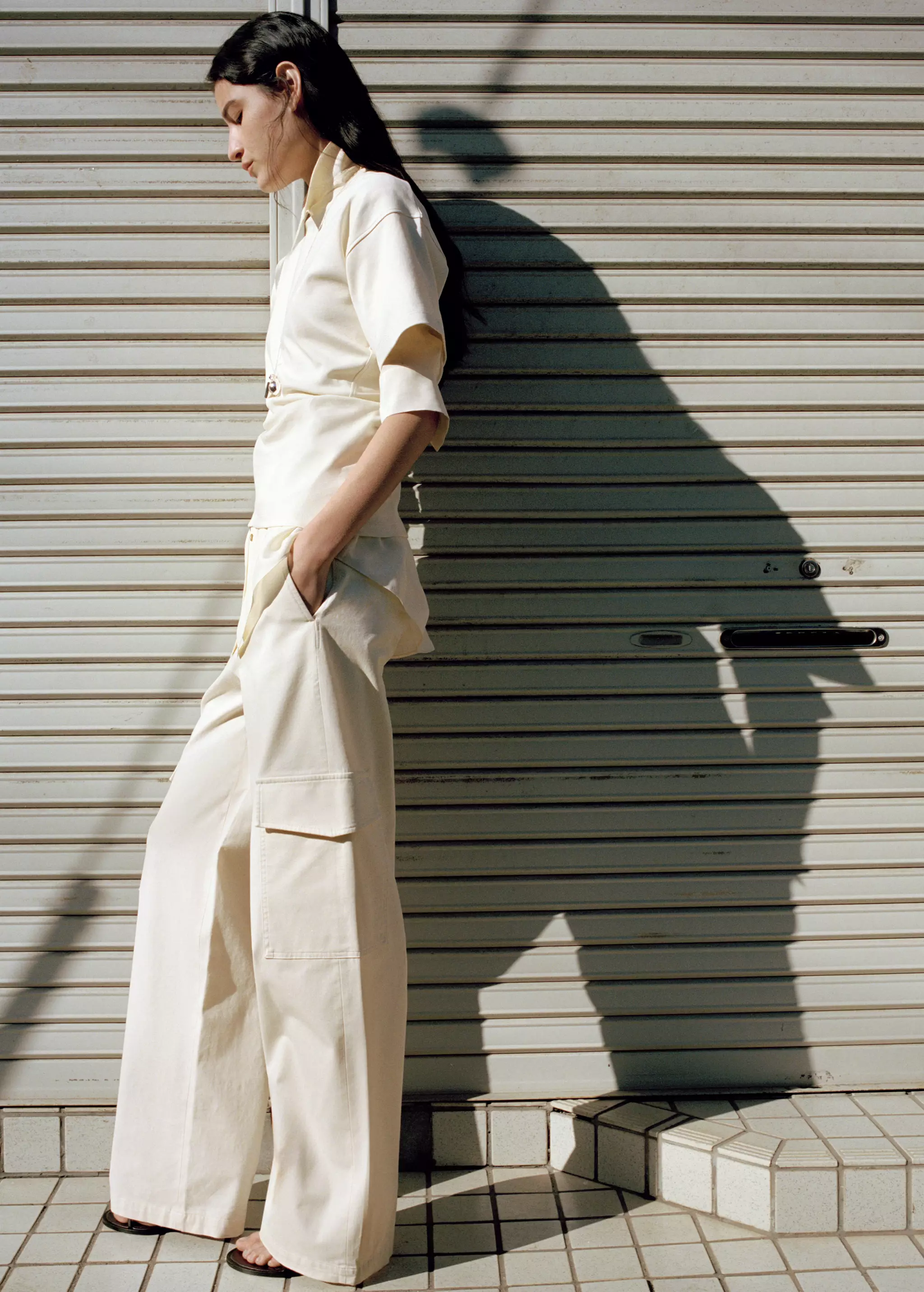 Mid-Rise Cargo Pocket Trousers - Women | Mango United Kingdom