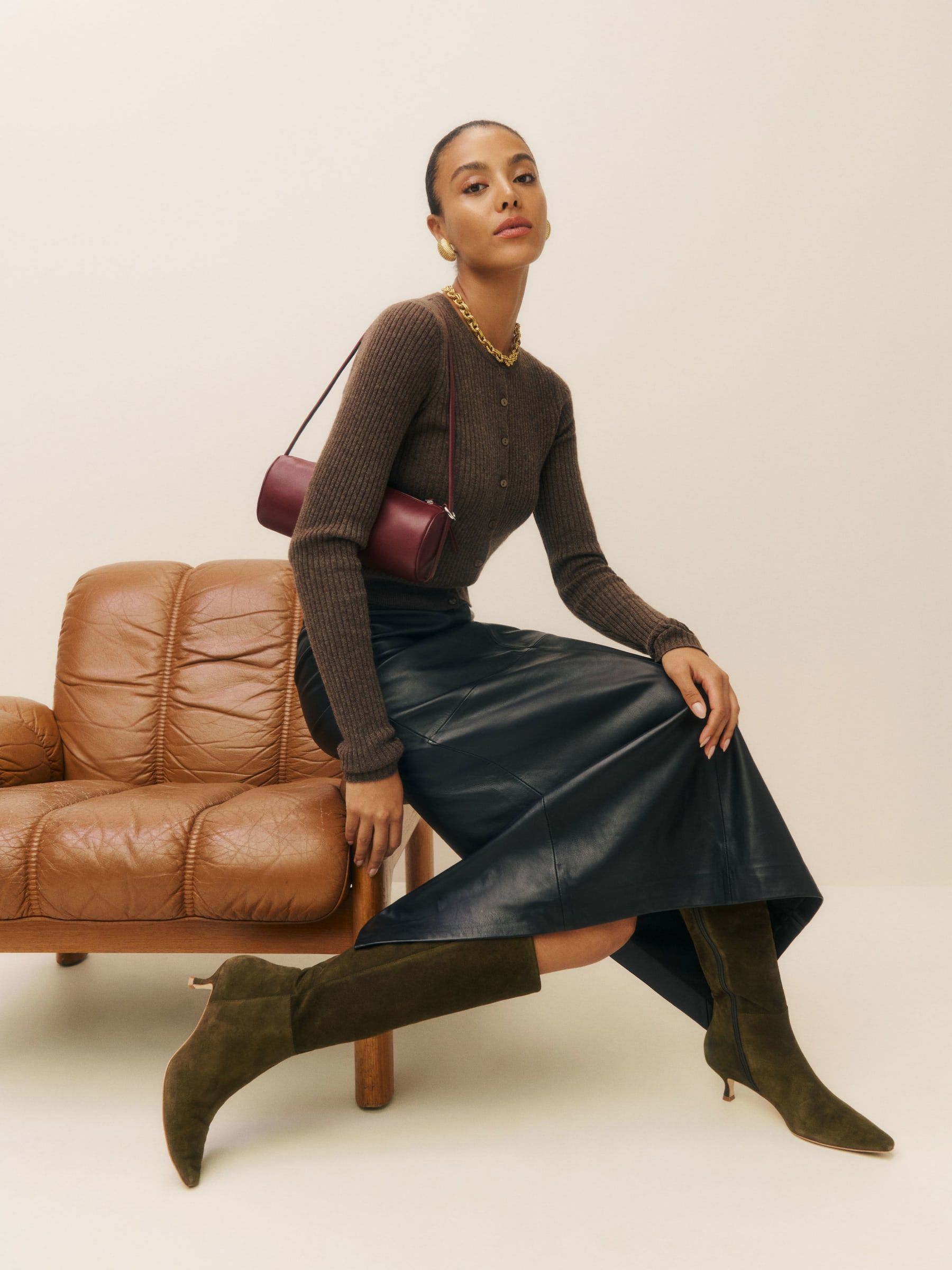 jzs7DxrAv8kgdksQbtTct5-320-80 突然、ロンドン、パリ、ニューヨークのファッションピープルがこのエレガントなディテールを備えた靴を履くようになった