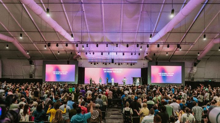 A church stage comes to life with vibrant colors, multiple displays, and sound from d&amp;b Soundscape. 