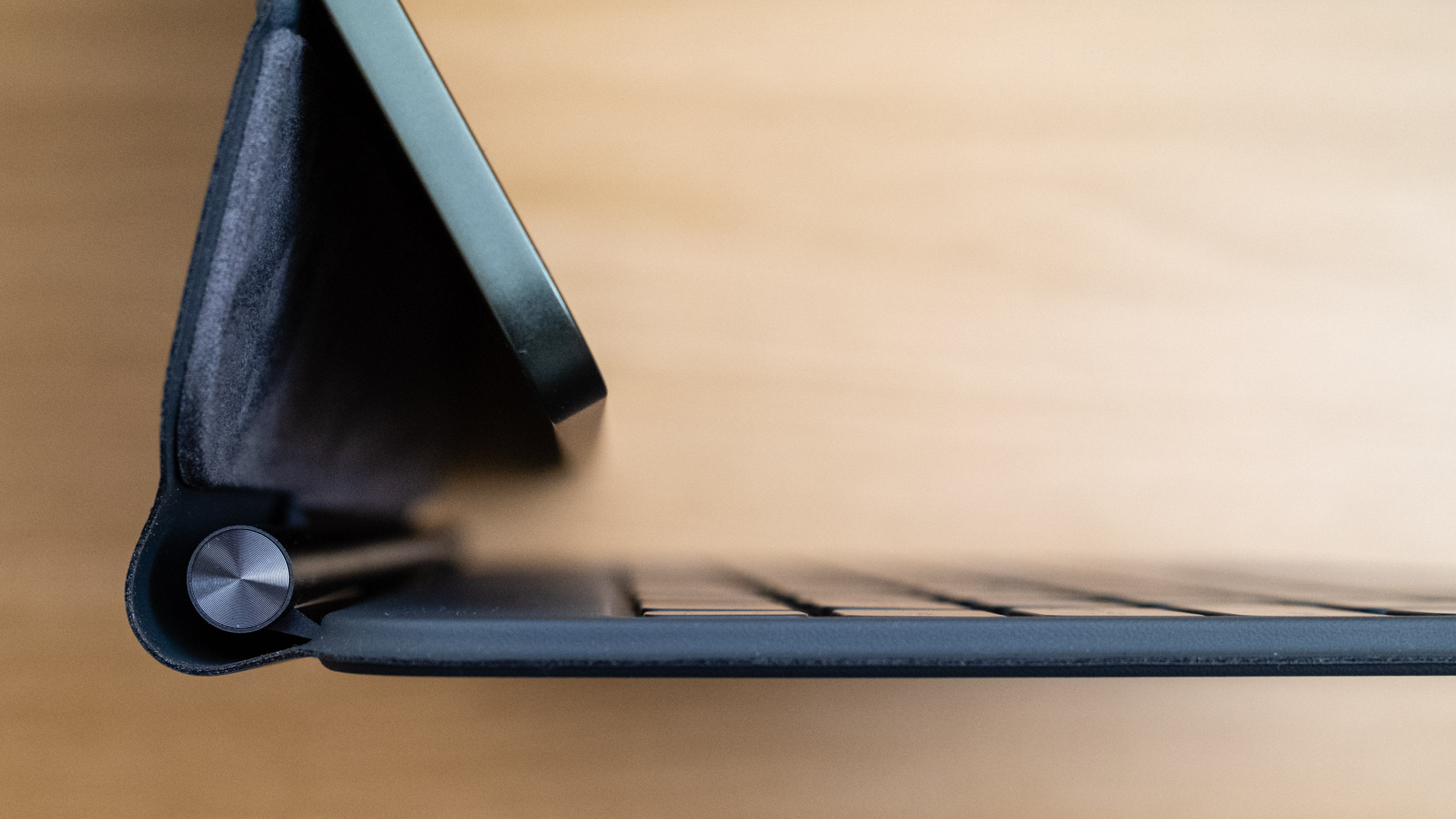 Xiaomi Pad 8 Focus Pro keyboard hinge