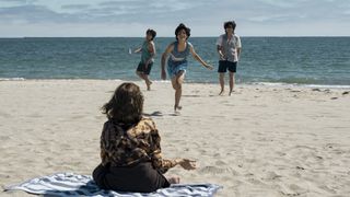 Sofia Vergara as Griselda, Orlando Pineda as Dixon, Martin Fajardo as Ozzy and Jose Velazquez as Uber on the beach in Griselda episode 6