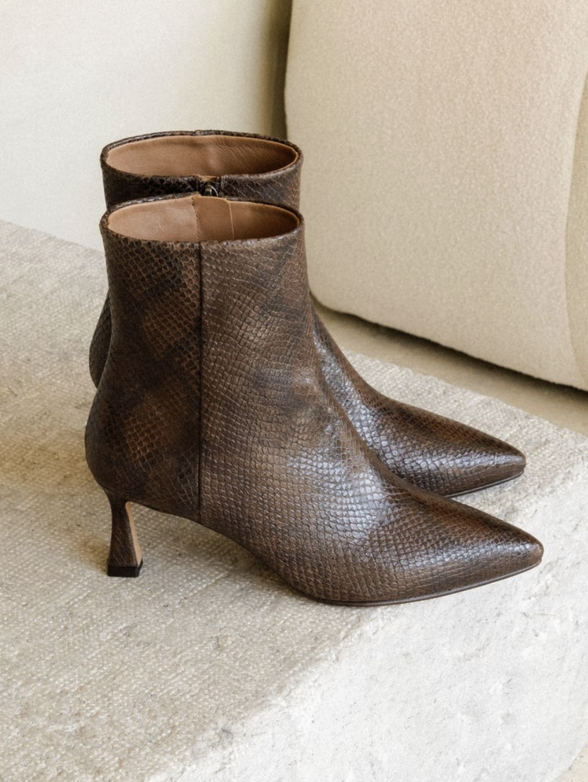 Bobbies, Audrey - Cobra Brown
