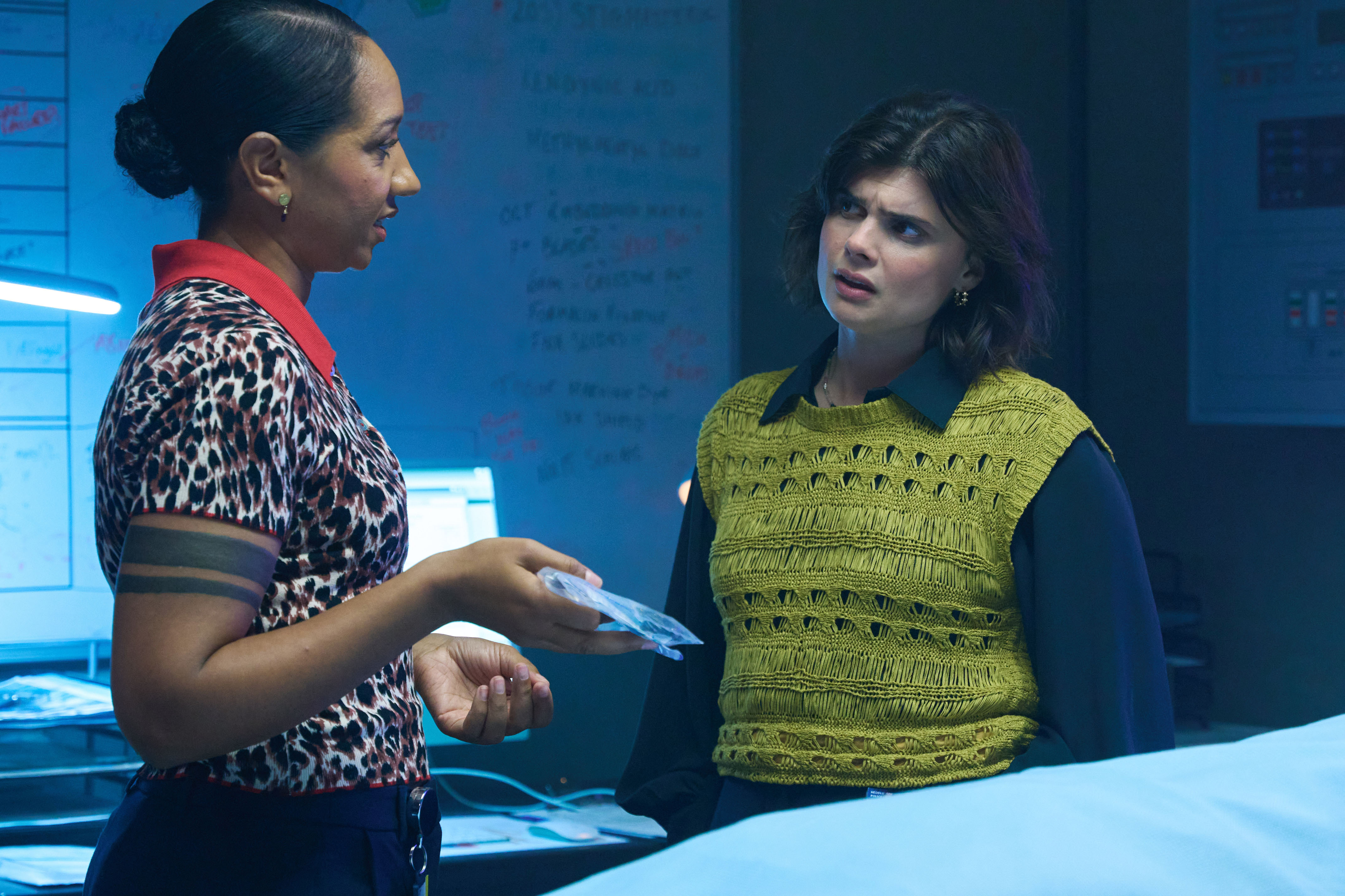 Death Valley's Baxter (Alexandria Riley) and Janie Mallowan (Gwyneth Keyworth)