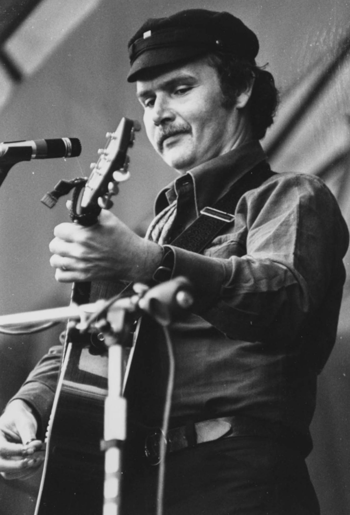 Tom Paxton onstage