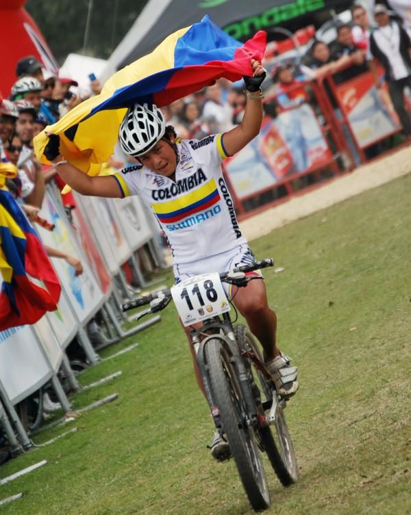 Gloria Garz&oacute;n (Colombia) wins the Under 23 women's cross country