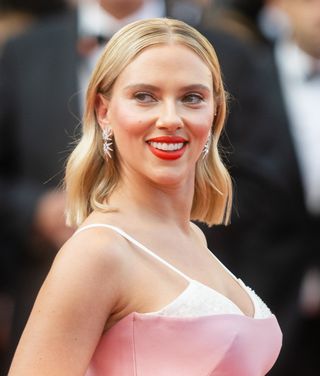 heart shaped face - scarlett johansson