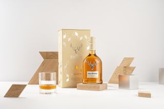 The Dalmore The Luminary No.1 - The Collectible whisky bottle and showcase