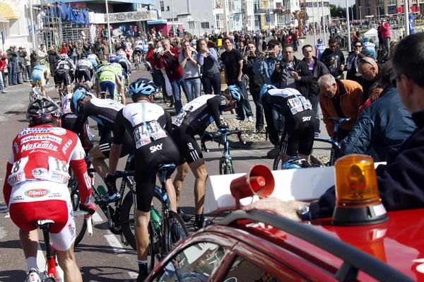 Team Sky clogs up the road after falling on stage 3.