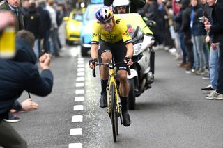 'It was a stupid mistake' – Crash proves costly for Wout van Aert at E3 Harelbeke