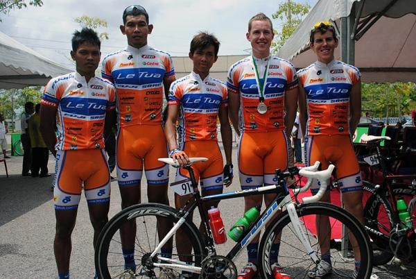 The Le Tua Cycling Team.