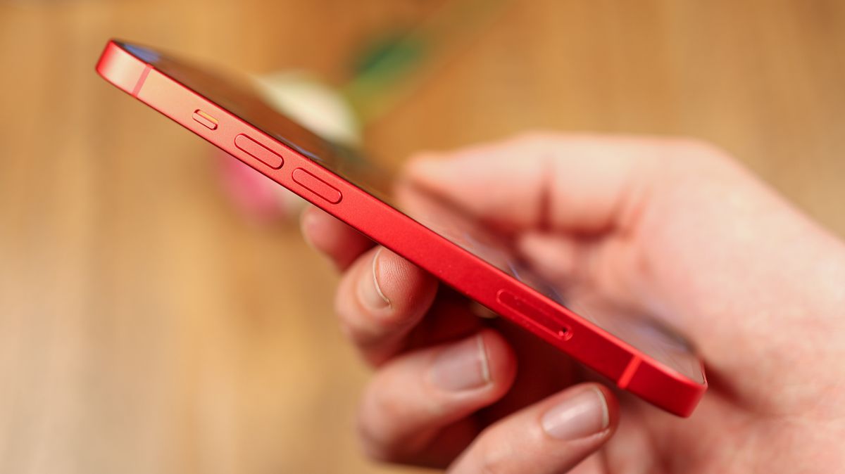 A photo of the iPhone 14 in red