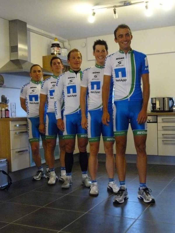 Team NetApp practices echelons in the kitchen