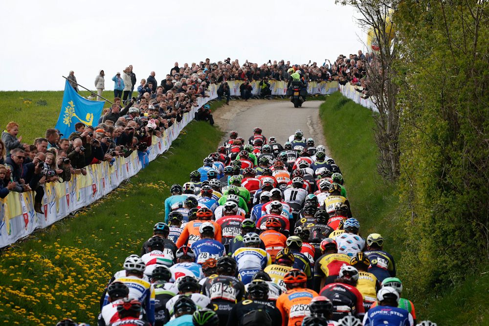 The peloton climbs one of many bergs in Amstel Gold Race