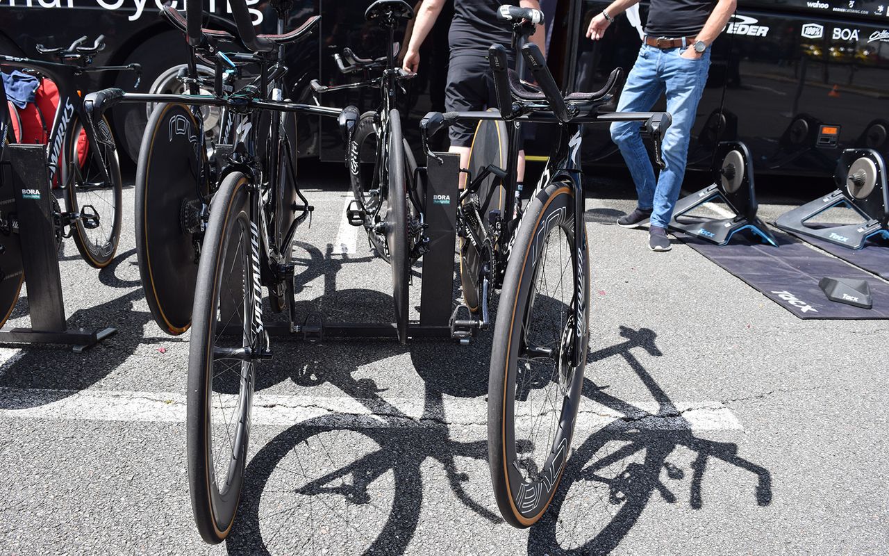 The new head tube on the Shiv is visibly narrower than the outgoing model's, seen here on the left