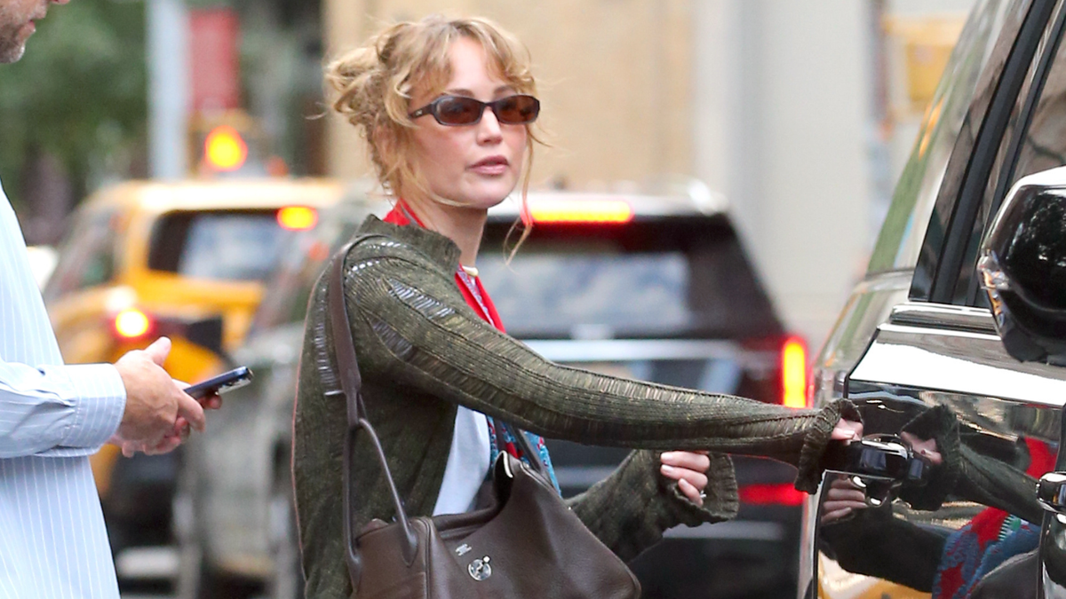 No, Not Ballet Flats—J Law Just Elevates Her Off Duty Outfit With This Trending Autumn Shoe