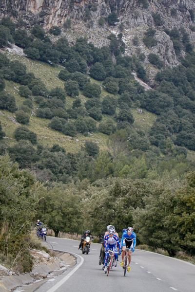 The riders keep climbing to the top of the Serramuntana mountain range in Mallorca.