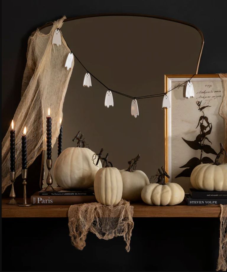 The best indoor Halloween decor 36 spooky and chic designs Homes