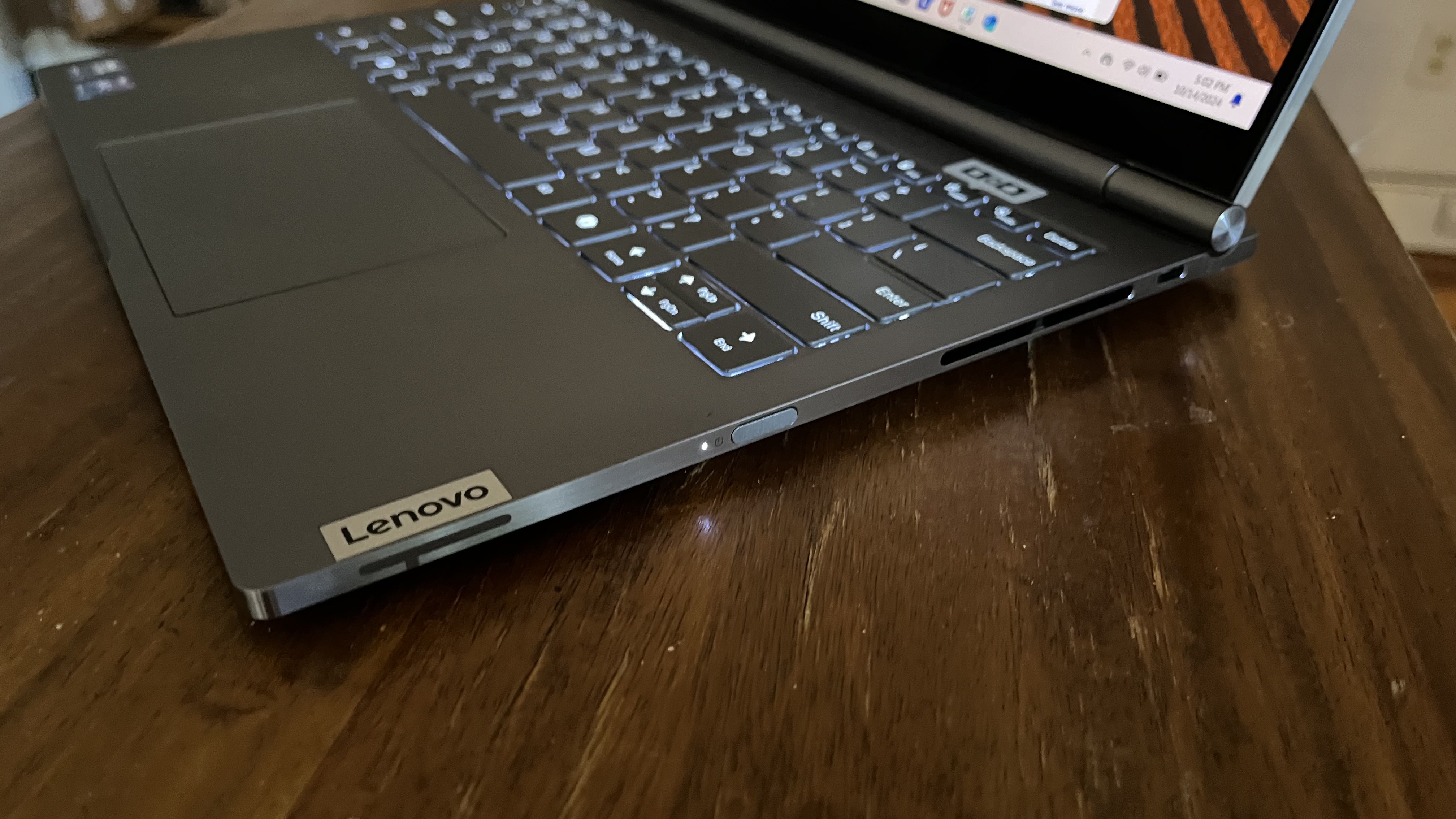 Lenovo ThinkBook Plus Gen 5 Hybrid right ports