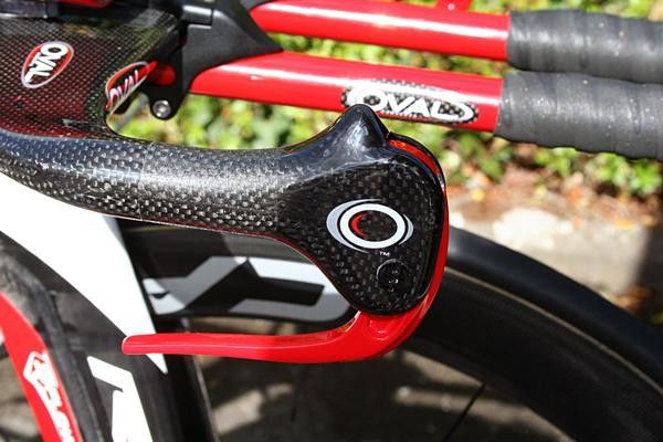 Oval A900 Carbon Upgrade brake levers have as small a frontal area as possible.