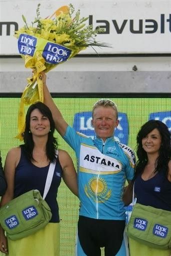 Alexandre Vinokourov (Astana) on the podium.