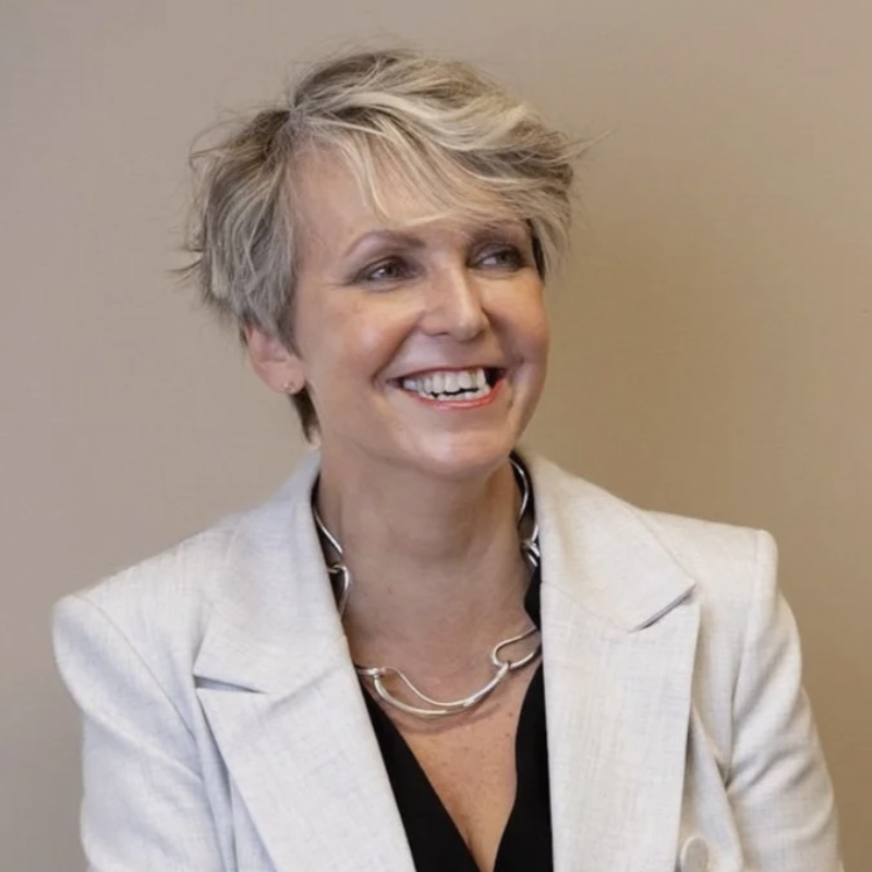 Headshot of Rachel Usher