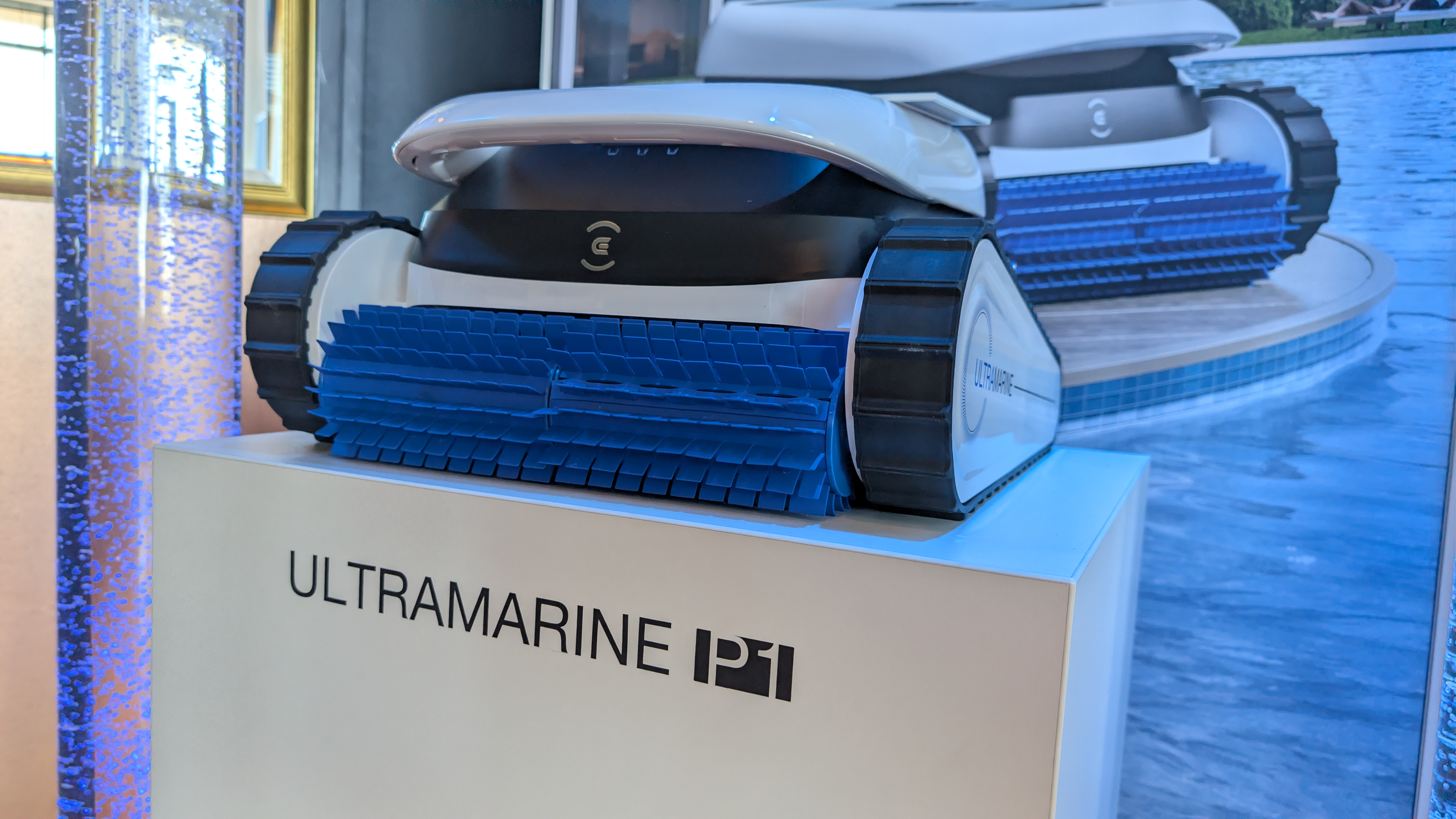 Ecovacs Ultramarine P1