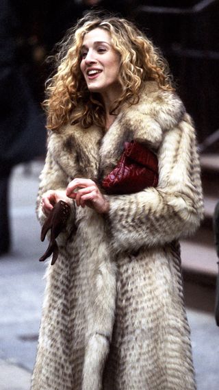 Carrie Bradshaw wearing a fur coat