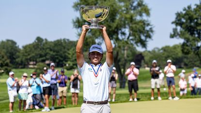 Trevor Gutschewski with the US Junior Amateur trophy