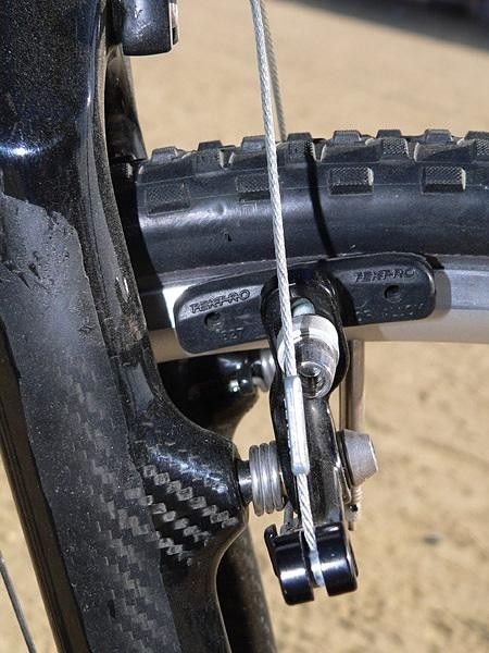 Kore offsets its cantilever brake pads to clear the fork leg in order to provide more clearance for easier wheel changes.