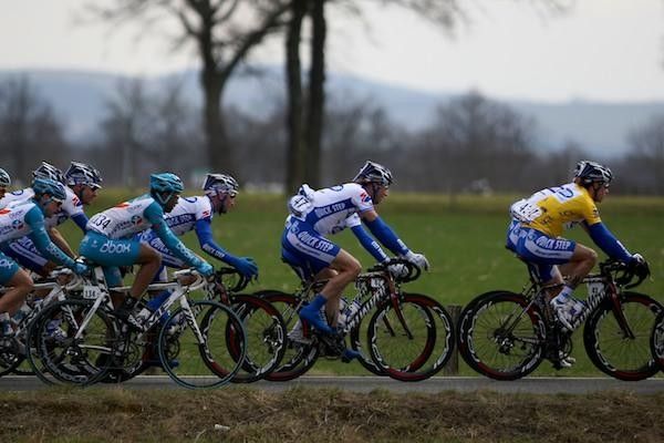 The Quick Step boys stick together to provide Chavanel with a comfortable transition through stage four.