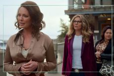 Katherine Heigl as Tully and Sarah Chalke as Kate in Firefly Lane