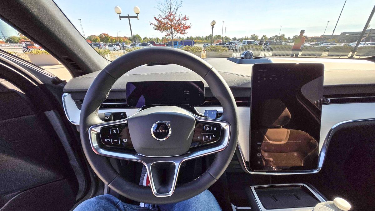2025 Volvo EX90 first look.
