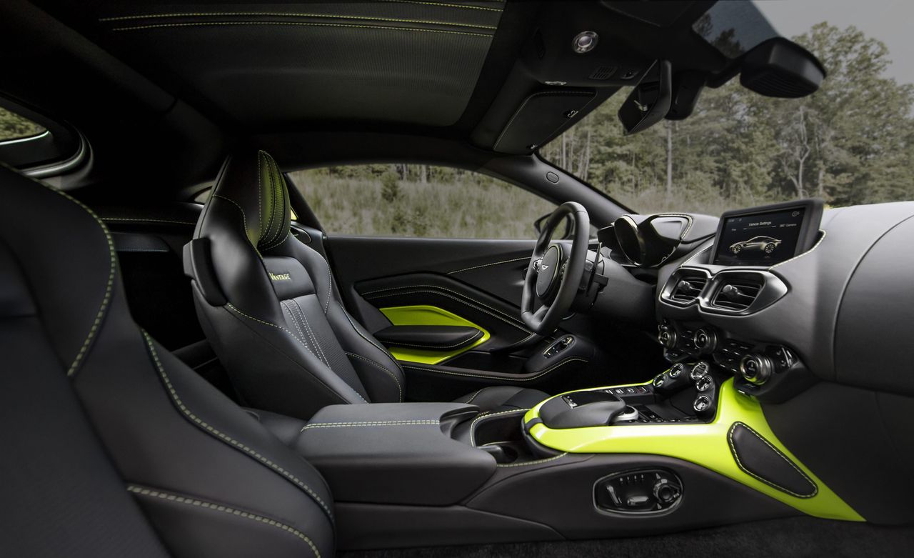 Aston Martin Vantage 18