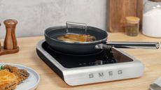 SmegBlack Portable Induction Hob