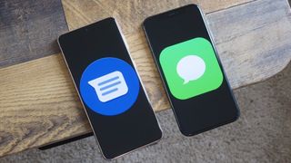 Google Messages and iMessage logos