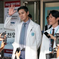 Ju Ji-hoon as Baek Kang-hyuk, left, in The Trauma Code: Heroes on Call