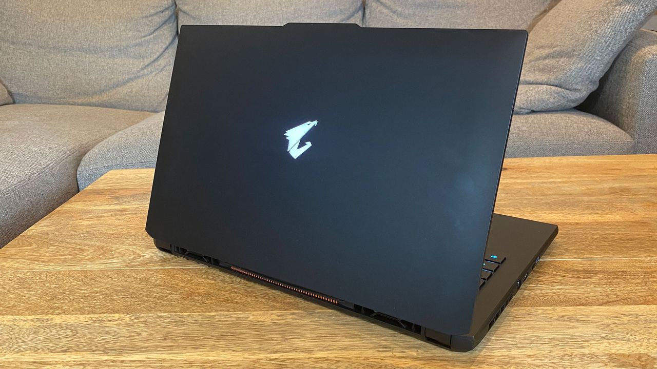 Gigabyte Aorus 17 XE4