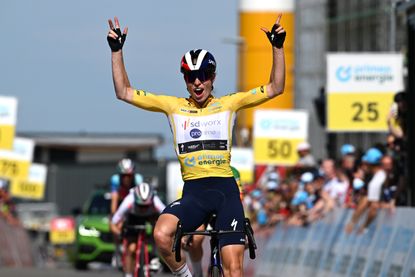 Demi Vollering wins stage four of the Tour de Suisse