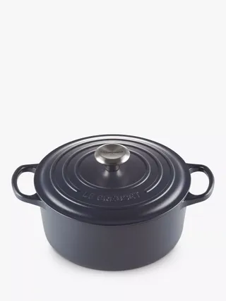 Le Creuset Signature Cast Iron Round Casserole