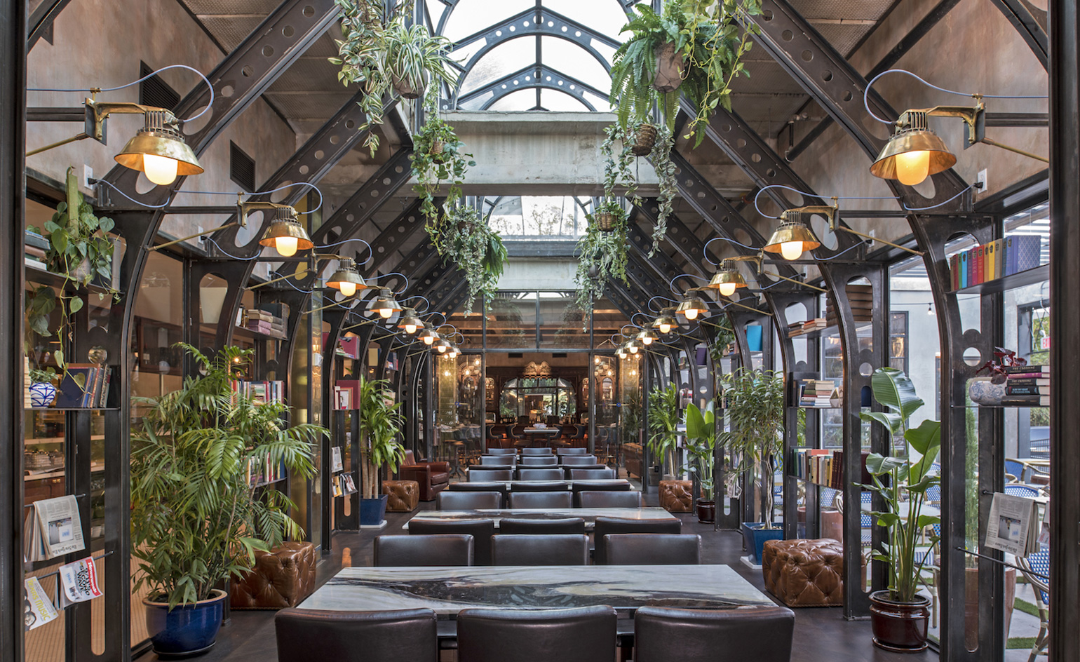 Drinking, dining and thinking space Eberly in Austin
