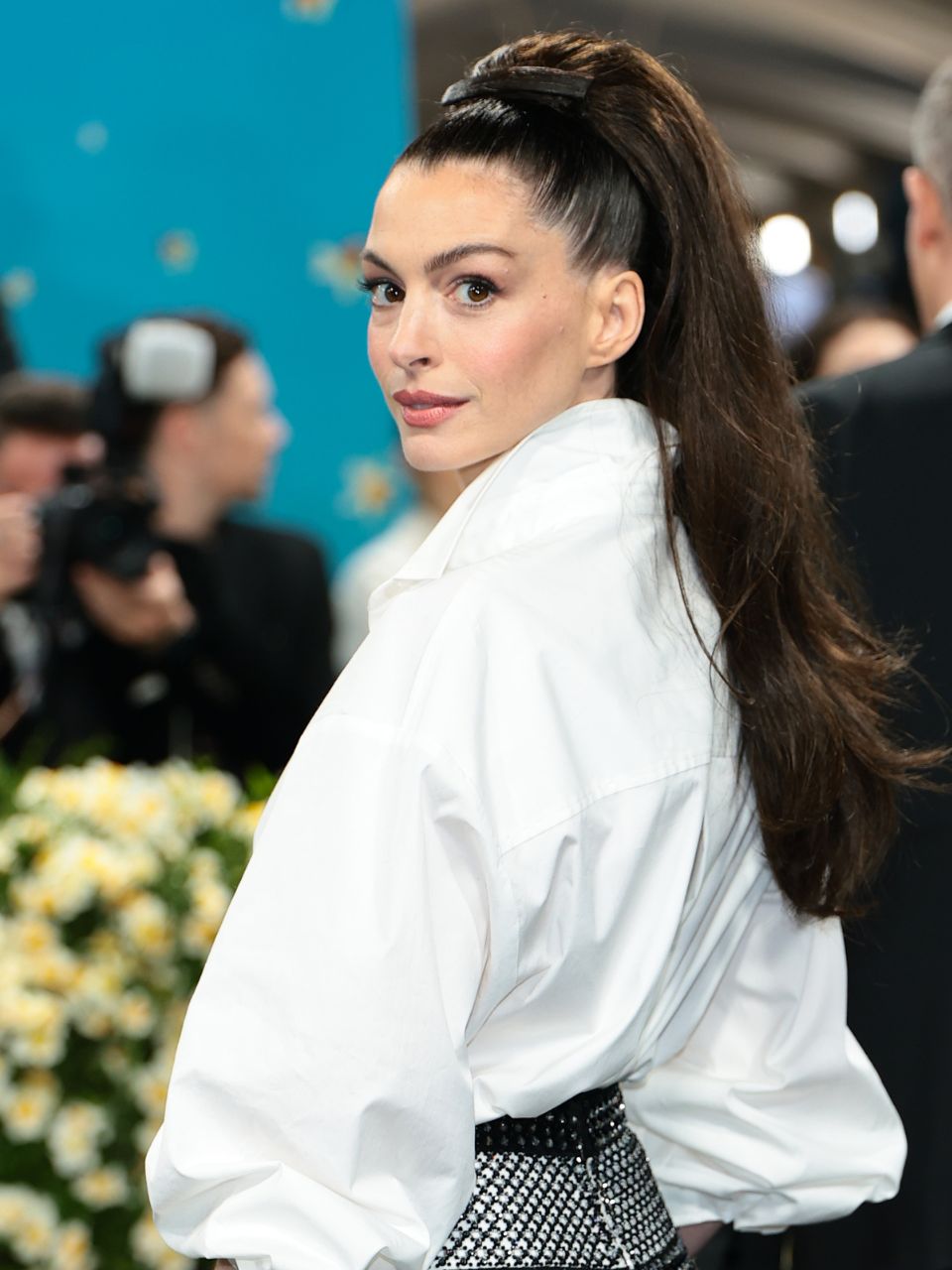 Anne Hathaway attending the Met Gala 2025.