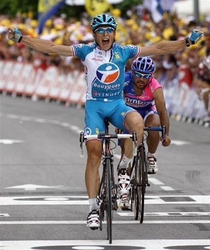 Pierrick Fedrigo (Bouygues) beats Salvatore Commesso to win stage 14