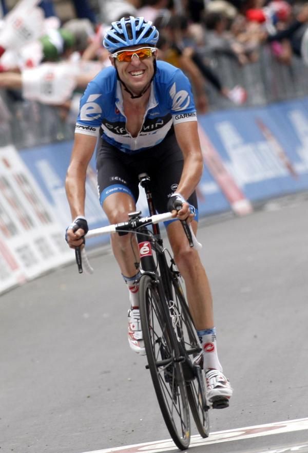 Ryder Hesjedal (Garmin - Barracuda) puts more time into his rivals
