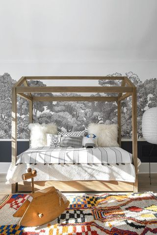 kids room ideas with canopy bed