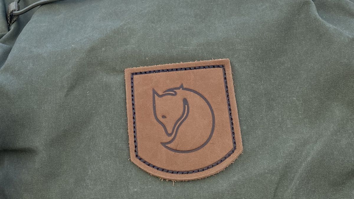 why is Fjällräven so expensive?: logo