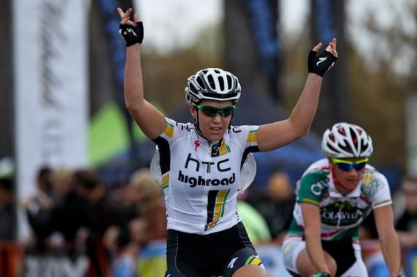Chloe Hosking (HTC-Highroad) takes the win in todays crit.