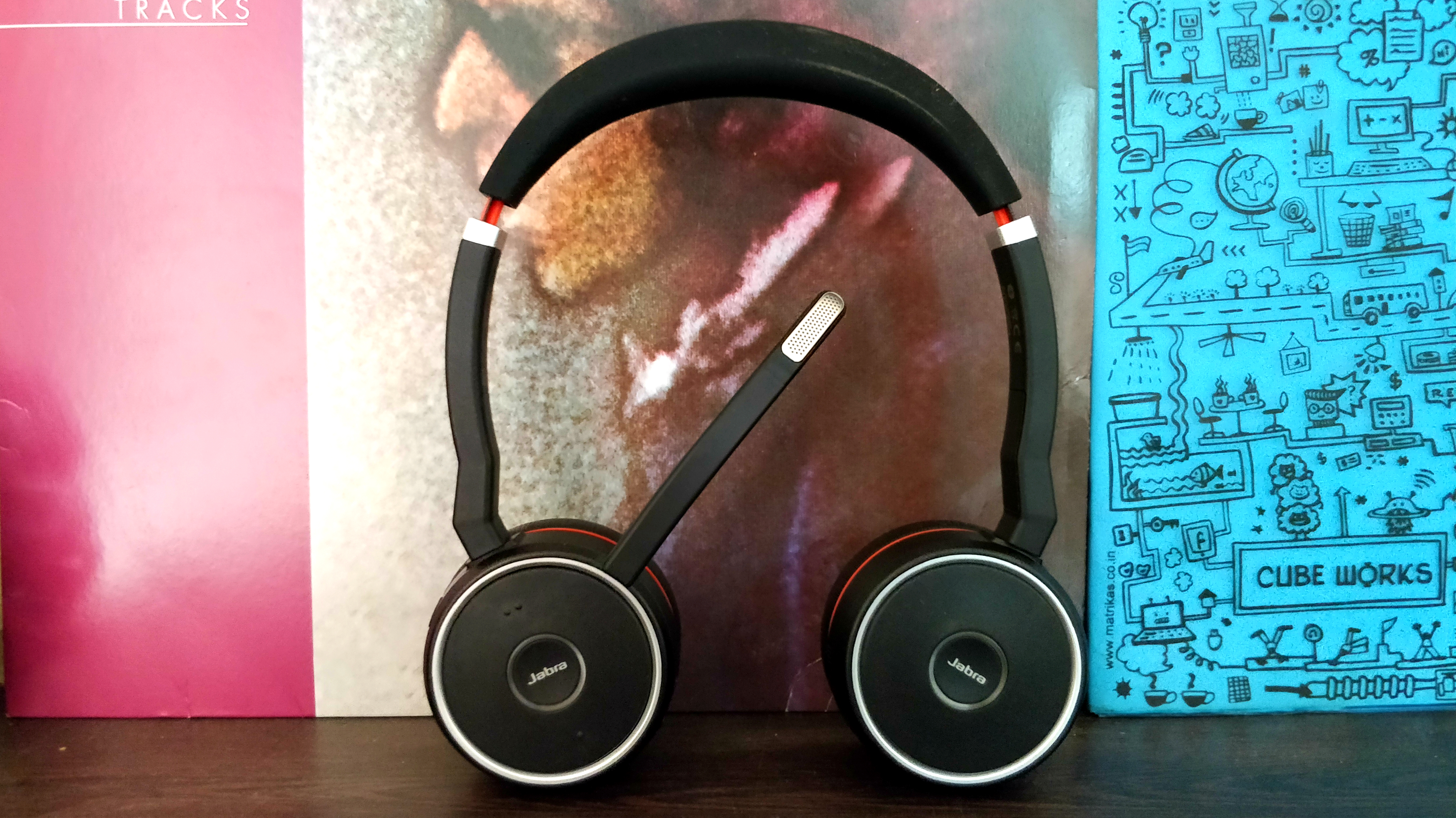 Review - The Jabra Evolve 75 headphones and stand. #Jabra
