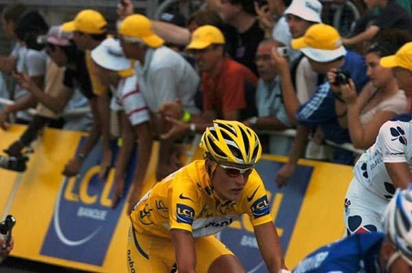 Michael Rasmussen (Rabobank) crosses the line in the main field
