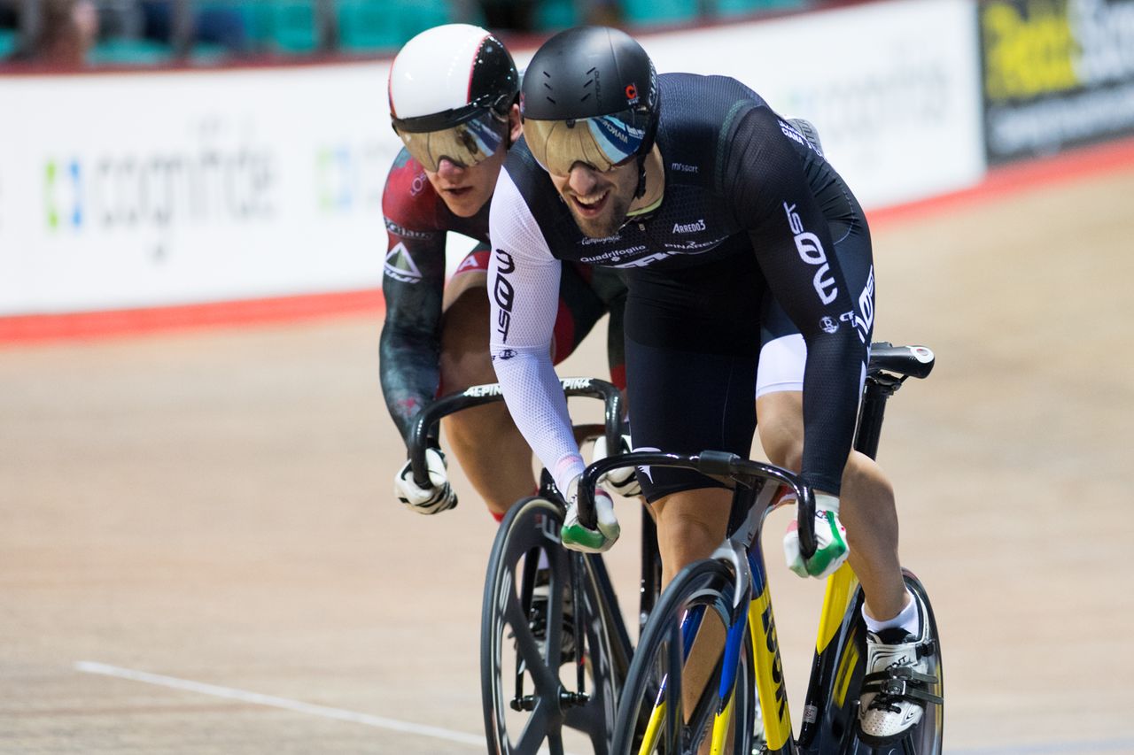 Davide Ceci sprints for the line