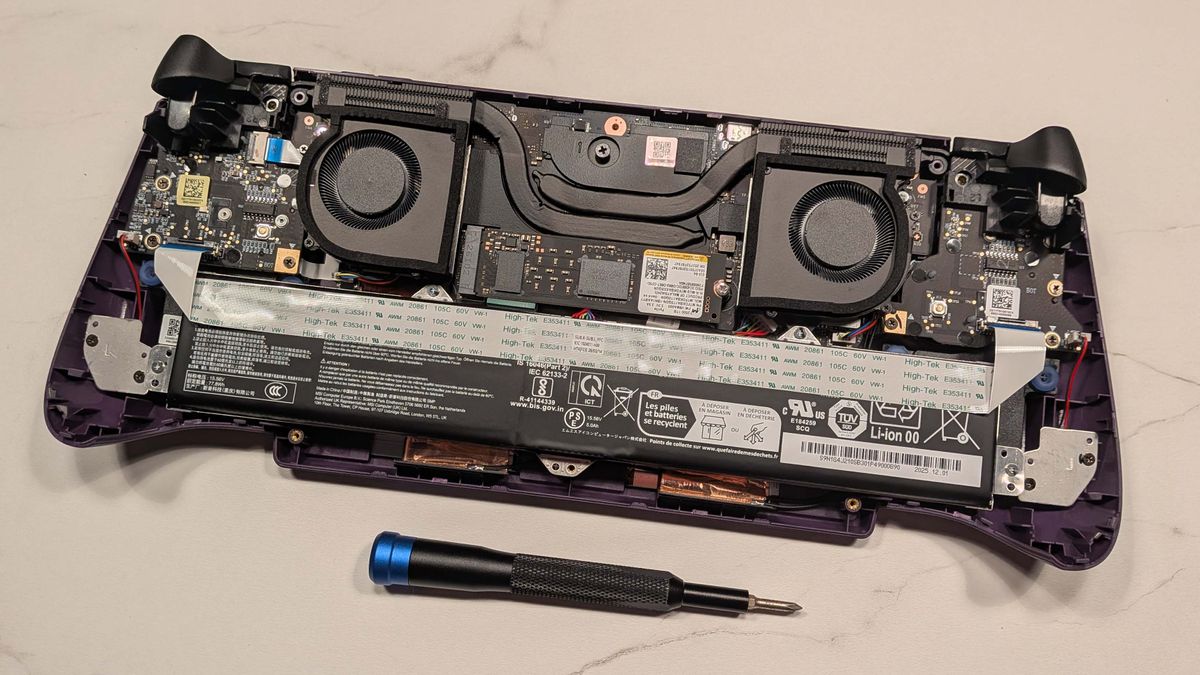 MSI Claw 8 EX AI+